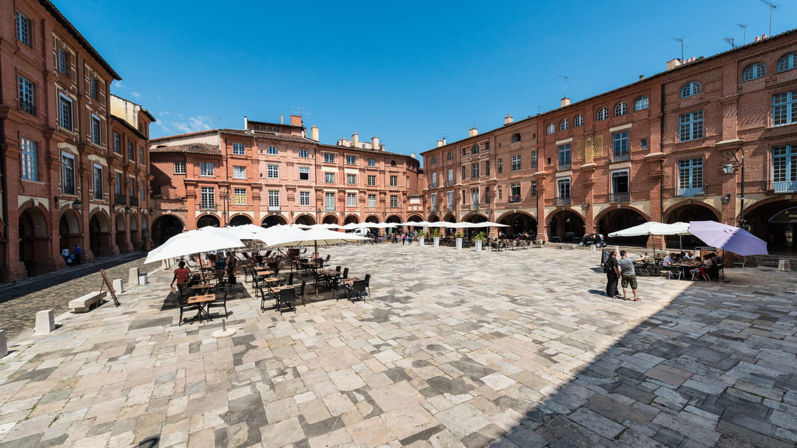 La place Nationale de Montauban et ses arcades