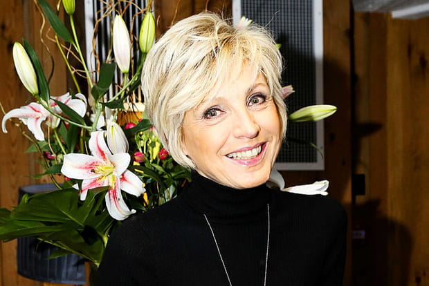 Évelyne Dhéliat : un cancer du sein