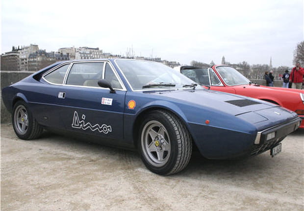 Ferrari...en bleu marine