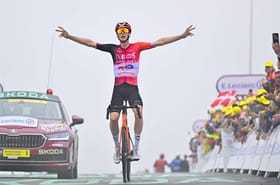 DIRECT. Tour de France 2025&nbsp;: apr&egrave;s une fin d'&eacute;tape folle, Arensman prive Pogacar du tripl&eacute; dans les Pyr&eacute;n&eacute;es, r&eacute;sum&eacute; et classements