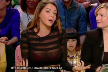 Les bourdes de Nabilla