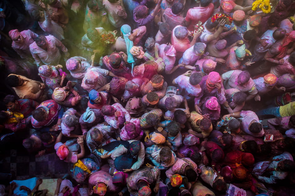 Vue en hauteur de la c&eacute;l&eacute;bration d'Holi