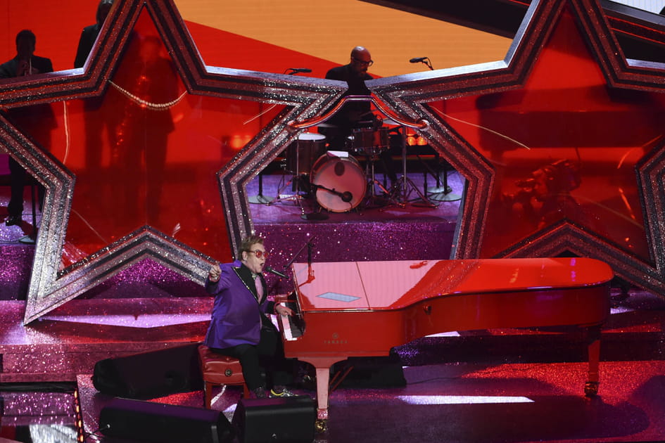 Elton John fait le show aux Oscars