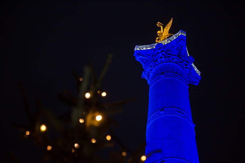 La Place de la Bastille scintille