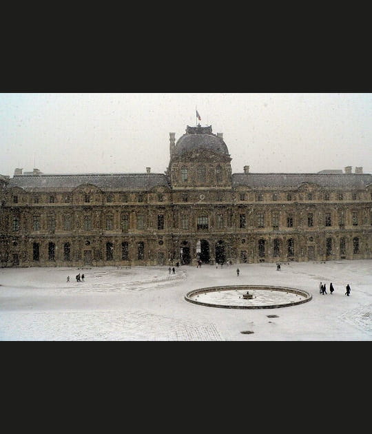 Temp&ecirc;te de neige au Louvre