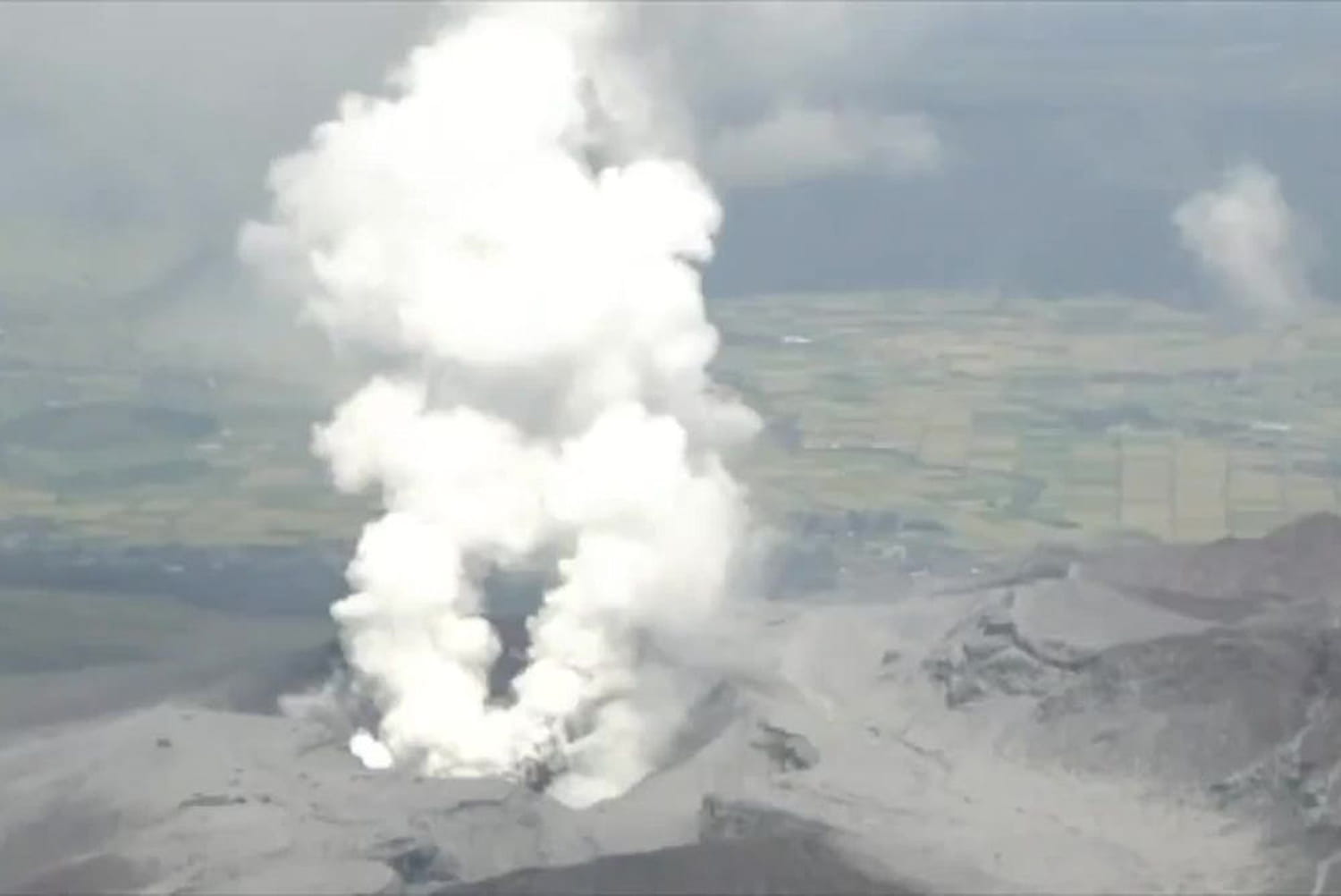 Mont Aso : la vidéo de l’éruption du volcan au Japon