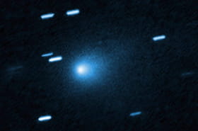 La NASA a fait une étrange découverte : cette comète a émis une lumière inattendue