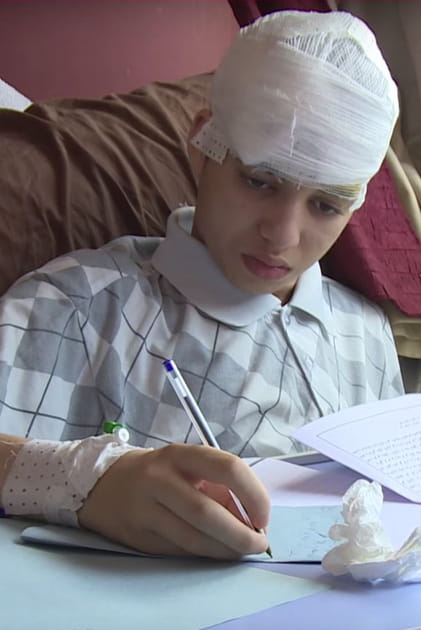 Op&eacute;r&eacute; du cerveau, il passe le bac dans son lit d'h&ocirc;pital