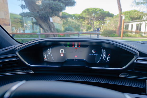 Un i-Cockpit toujours aussi efficace mais pas parfaitement positionné