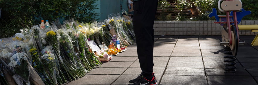 Hong Kong&nbsp;: apr&egrave;s l'incendie qui a fait au moins 128&nbsp;morts, le temps du recueillement pour les habitants