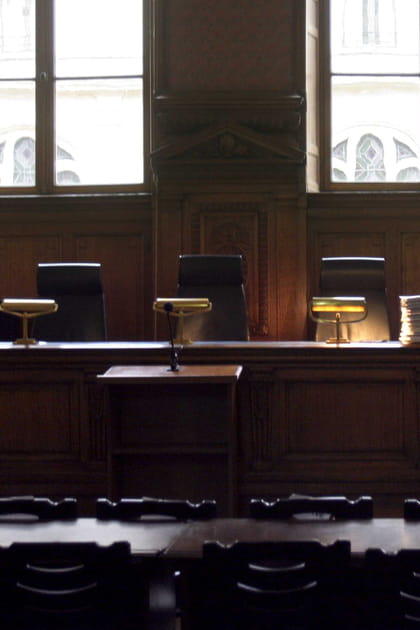 Pierre Perret au tribunal