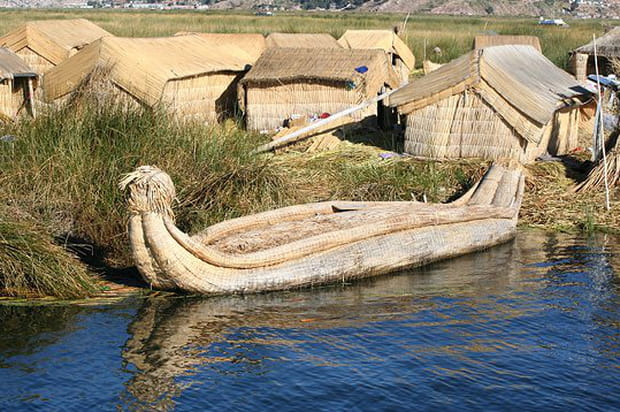 Un bateau en totora