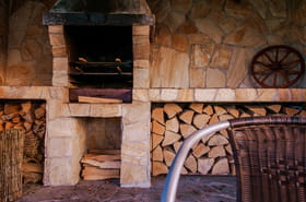 Barbecue fixe&nbsp;: comment bien le choisir