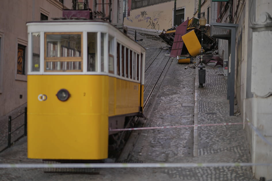 Le funiculaire de Lisbonne a d&eacute;val&eacute; la pente sans &quot;aucun frein&quot; et s'est &eacute;cras&eacute;