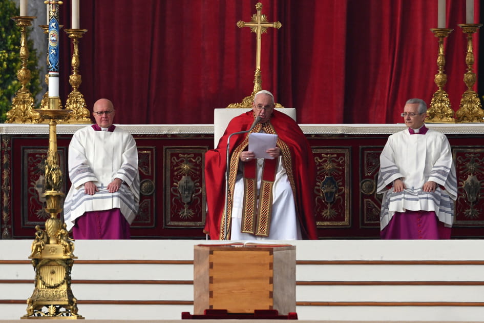 L'hom&eacute;lie du pape Fran&ccedil;ois pour son pr&eacute;d&eacute;cesseur