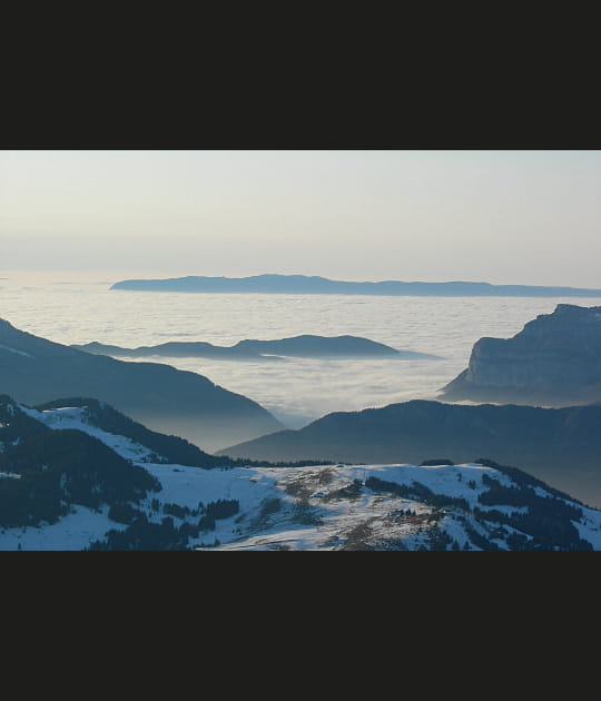 Les nuages qui mangent la montagne