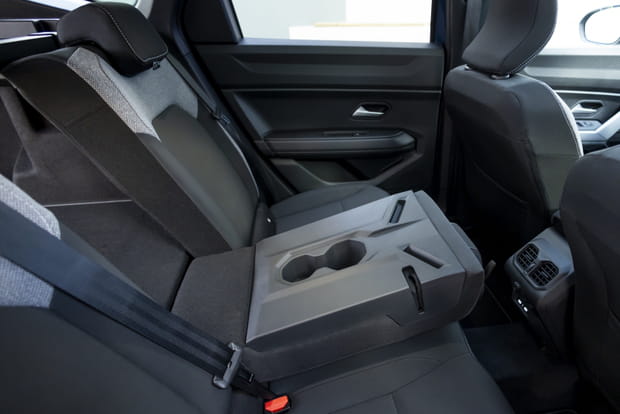 Dacia Bigster : une banquette arrière en trois parties
