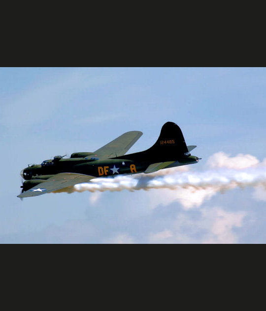 &quot;Sally B&quot; met le feu &agrave; Duxford