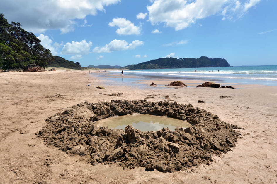 La Hot Water Beach en Nouvelle-Z&eacute;lande