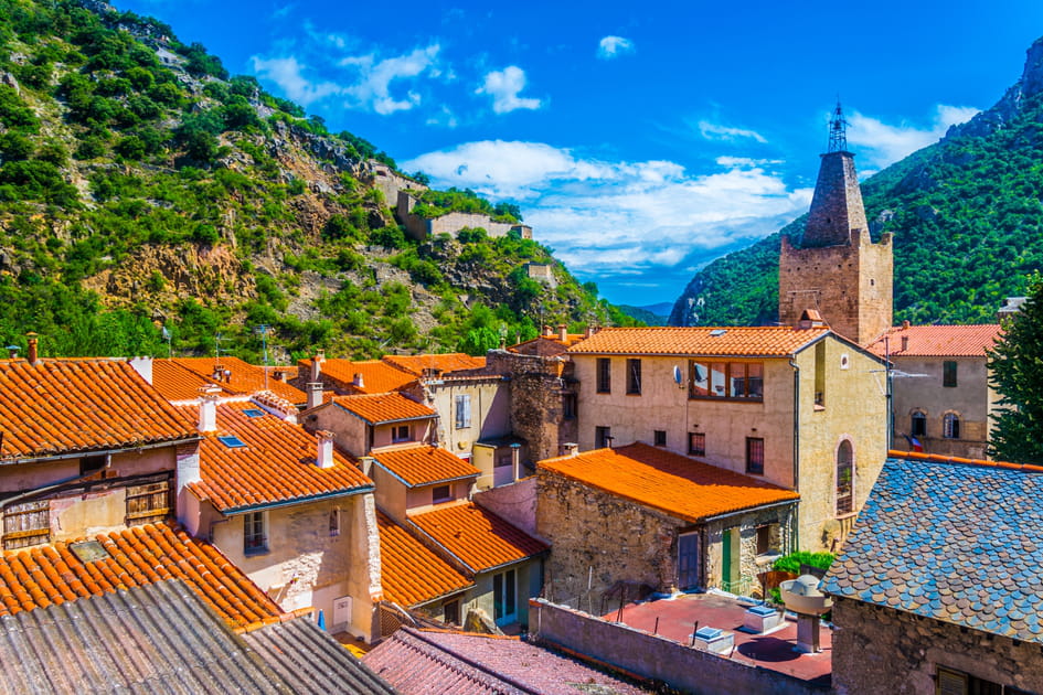 Villefranche-de-Conflent, plus beau village de France &agrave; port&eacute;e de train