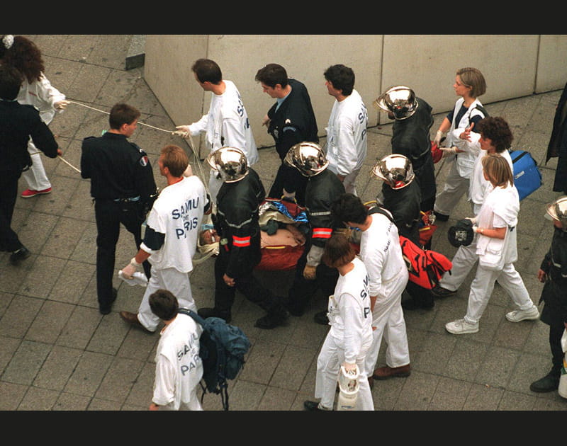 17 octobre 1995 - 8h45 : bless&eacute;s &eacute;vacu&eacute;s