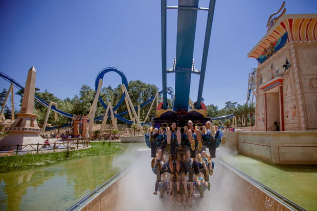 Oziris, l'inverted coaster