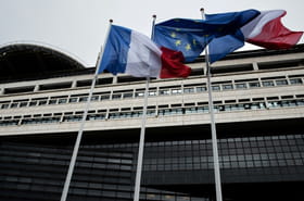 Coup de frein suppl&eacute;mentaire sur les d&eacute;penses de 2025, alors que la dette continue &agrave; cro&icirc;tre