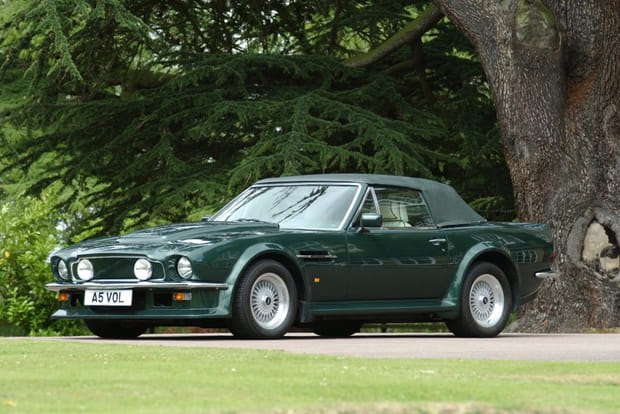 1977 – Aston Martin V8 Vantage
