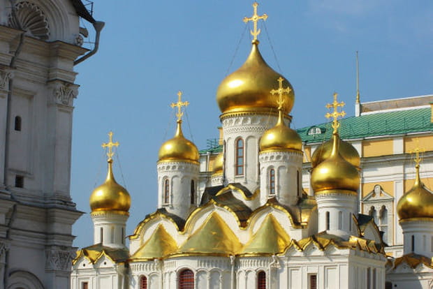 Les bulbes dorés du Kremlin de Moscou