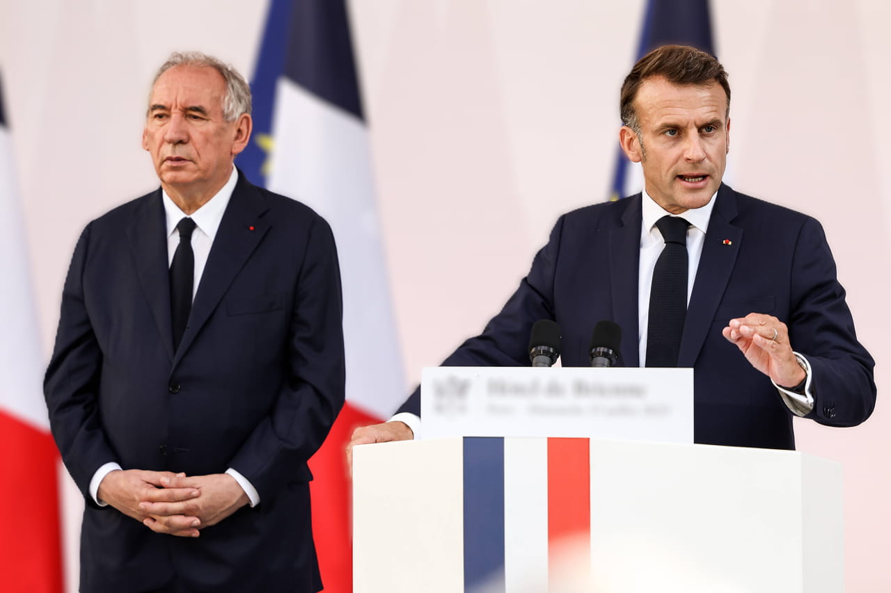 Vote de confiance à Bayrou, en direct : la crise politique s'installe, Mélenchon vise Macron