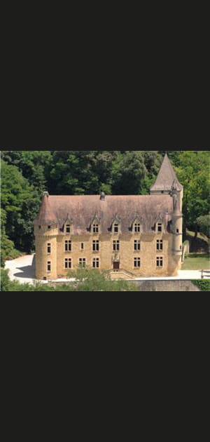 Un ch&acirc;teau du XVIIe si&egrave;cle dans le P&eacute;rigord