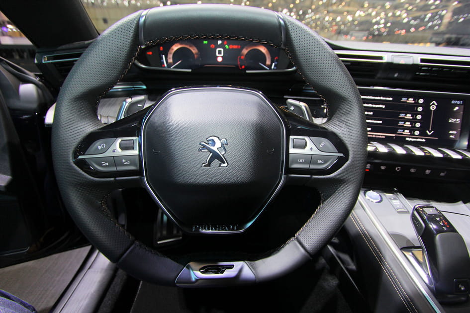 Le volant en First Edition