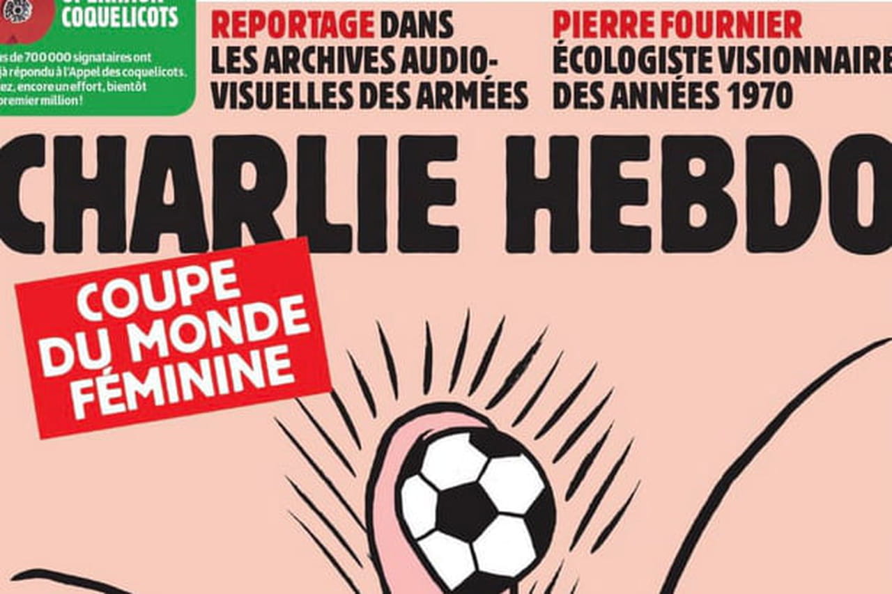 Charlie Hebdo : quand le journal s'attaque au foot, la une est explosive