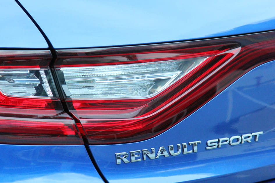 Badg&eacute;e Renault Sport