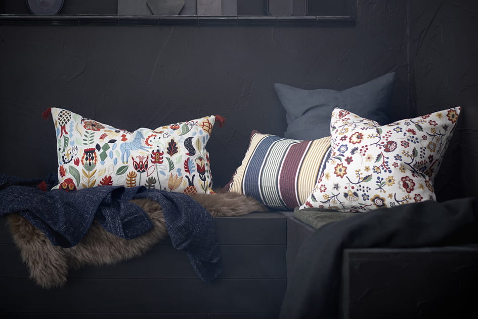 Des coussins brod&eacute;s