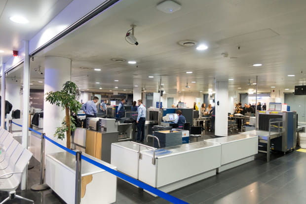 Aller plus vite aux contrôles de sécurité : des astuces