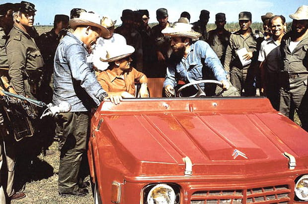 Fidèle Castro au volant de la Méhari