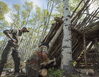 Bushcraft Masters : Abri anti-ours