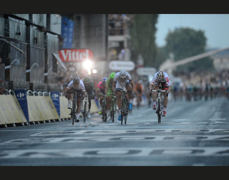 Victoire de l'Allemand Kittel sur les Champs