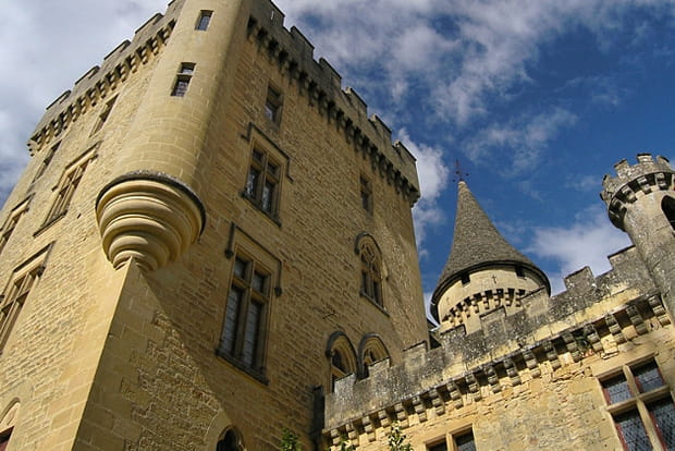 Thérèse de Saint-Pierre, la Dame blanche qui hante le château de Puymartin