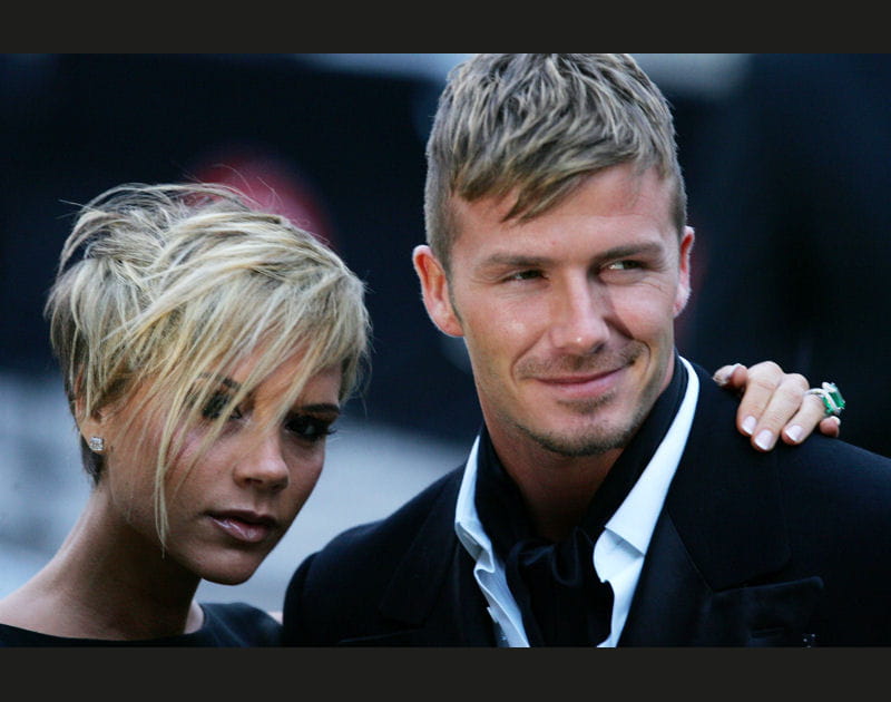 Une blonde et un blond