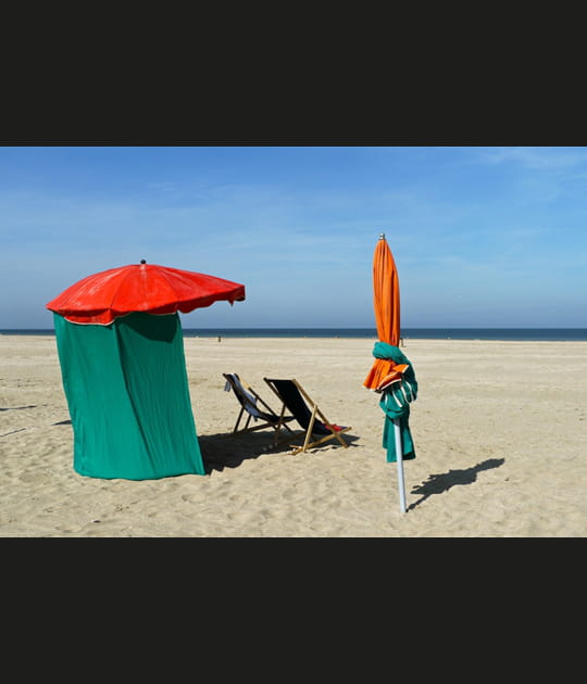 Sur la plage abandonn&eacute;e