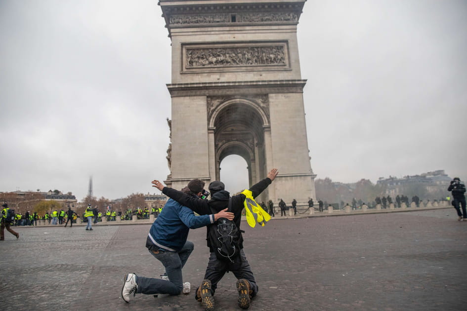 Gilets jaunes&nbsp;: les images choc &agrave; Paris