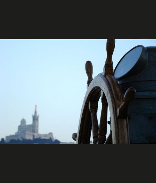 Aux commandes du navire
