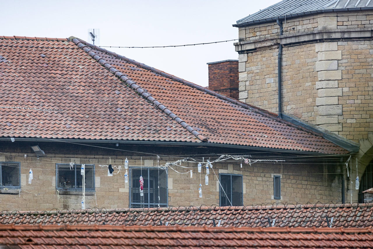 Évasion de la prison de Dijon : un des deux détenus retrouvé, l'autre peut être dangereux