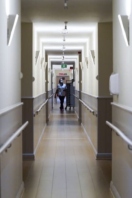 ...&nbsp;et des personnes &acirc;g&eacute;es &quot;abandonn&eacute;es dans leurs excr&eacute;ments&quot;&nbsp; &nbsp;&nbsp;