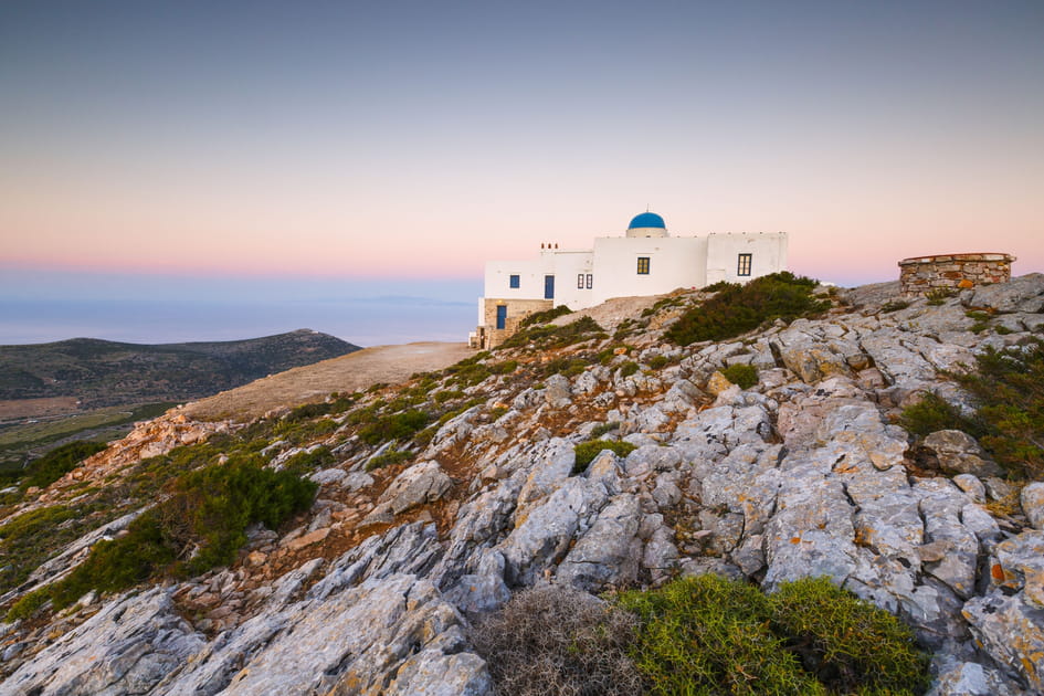 Les monast&egrave;res perch&eacute;s de Sifnos