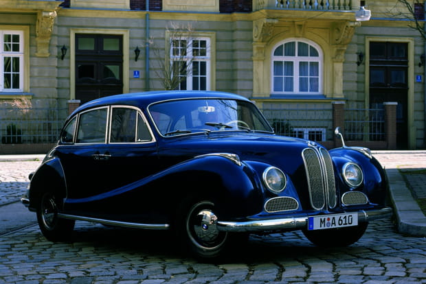 BMW 502, emblème du retour