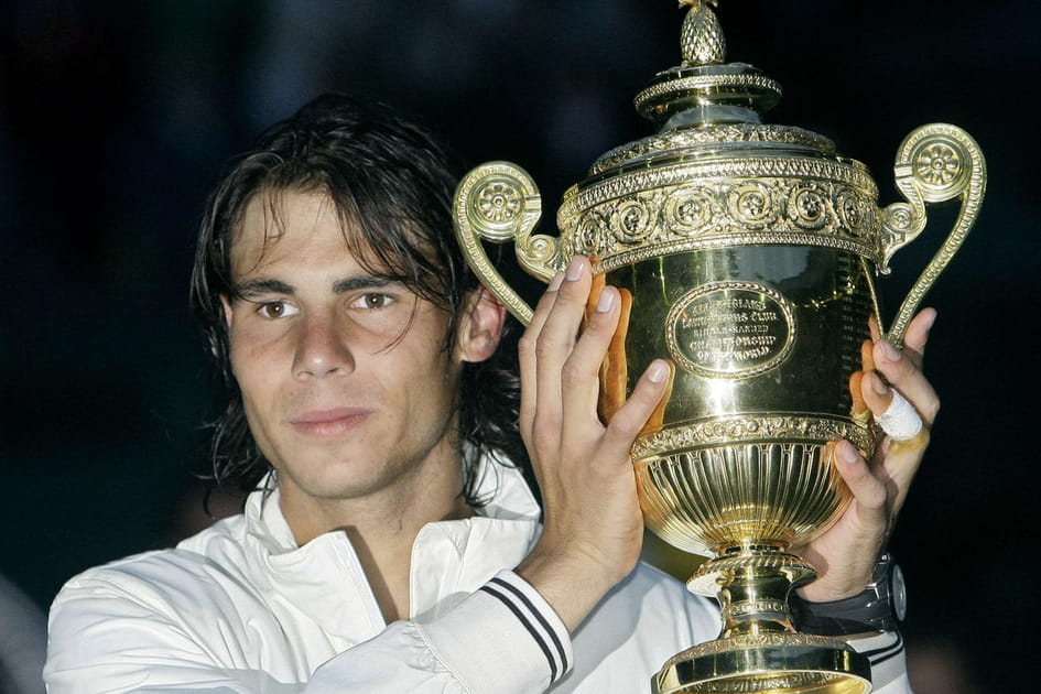 Avec le tripl&eacute; Roland Garros - Queen's - Wimbledon, Nadal entre dans l'histoire