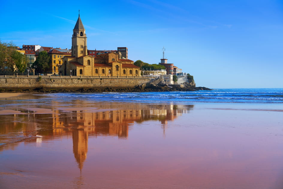 Gij&oacute;n